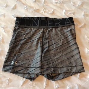 Under Armour printed short compression shorts